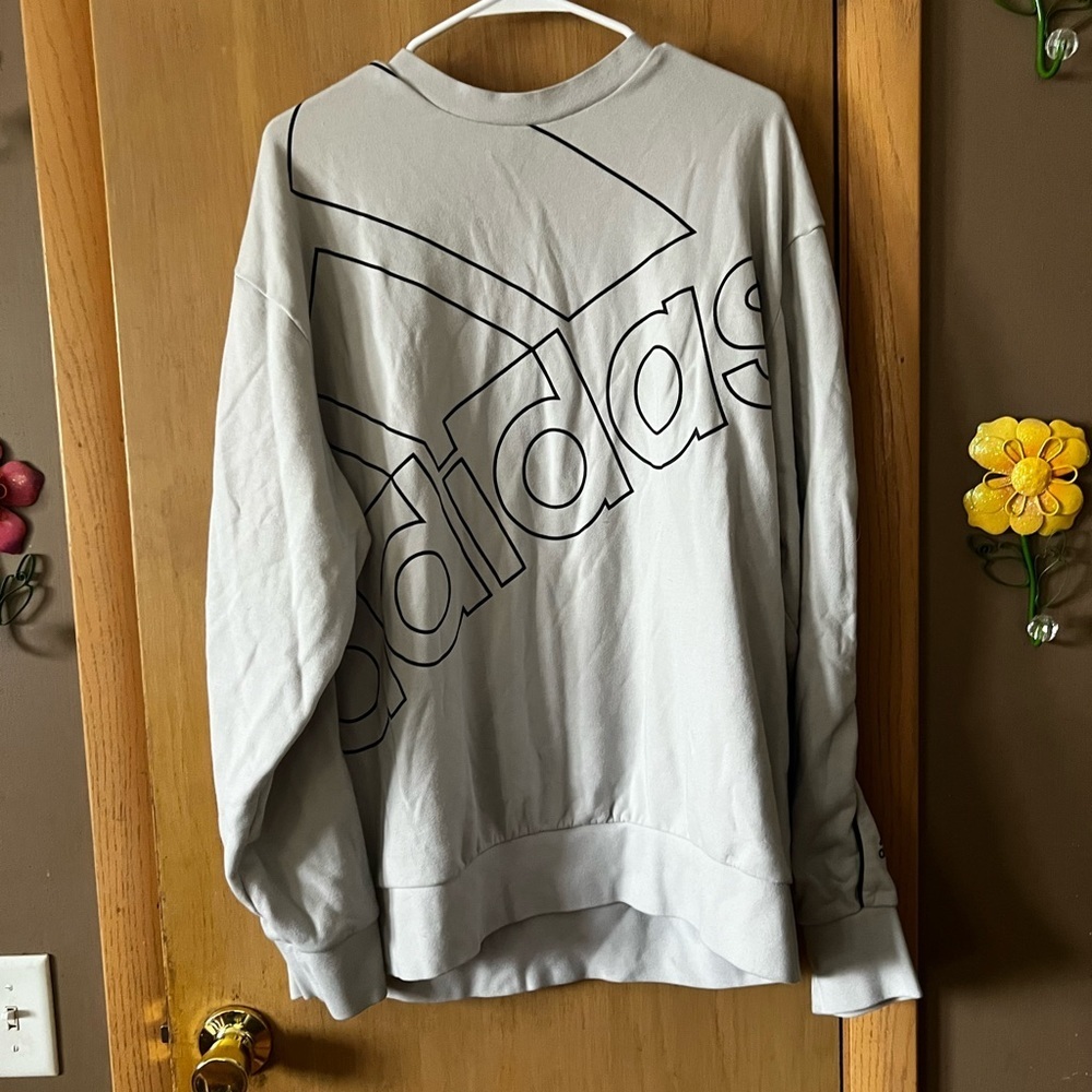 adidas Unisex-Adult Favs Sweatshirt​​
